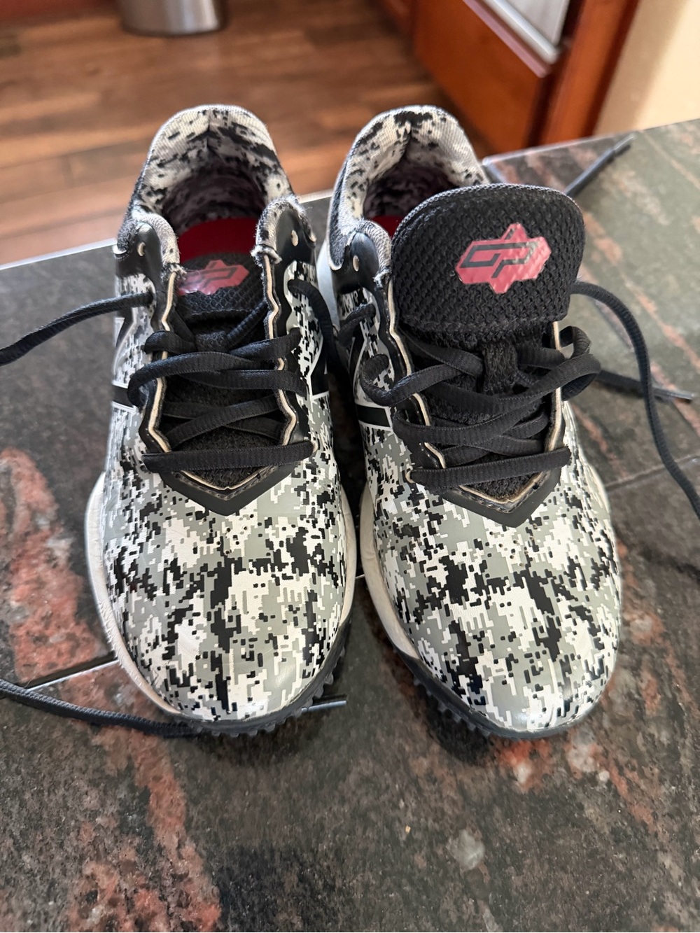 New Balance 4040 Youth Baseball Turf Shoes Size 1.5 Digital Camo Gray Black